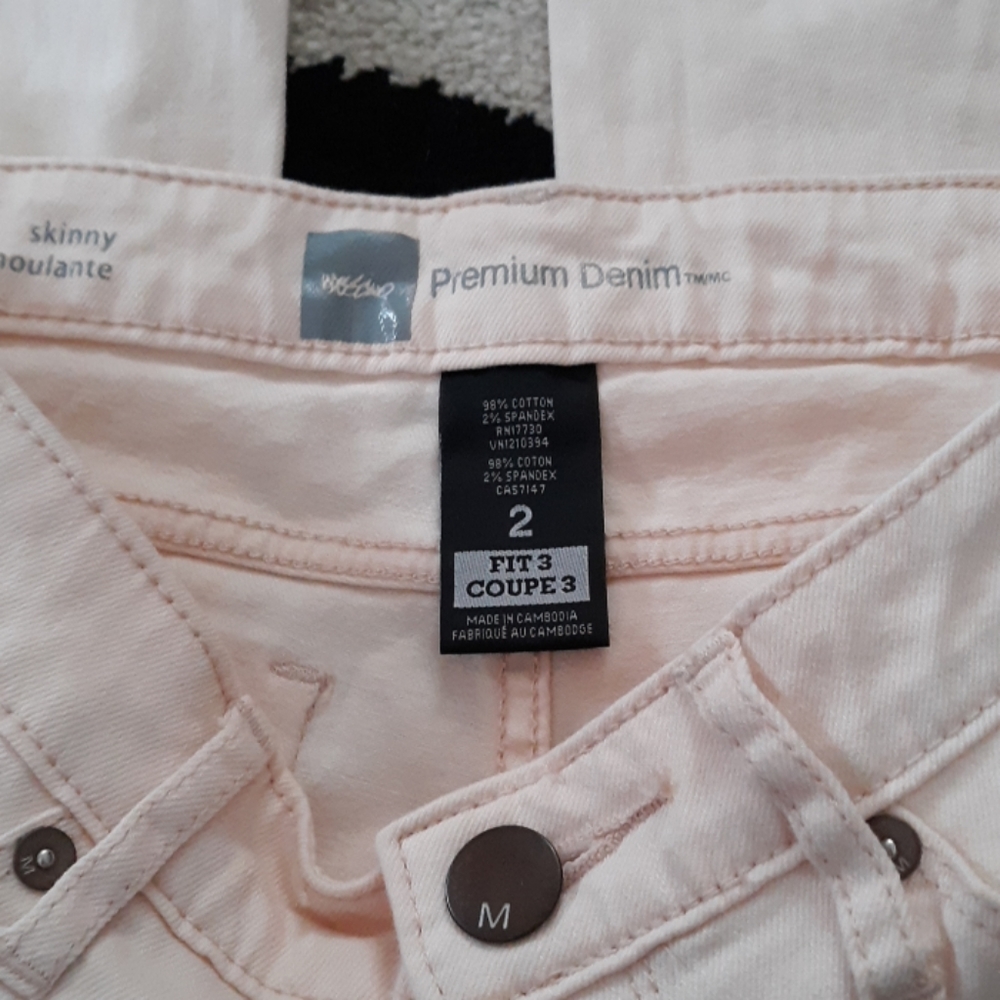 2/$20 Mossimo jeans - Picture 3 of 4